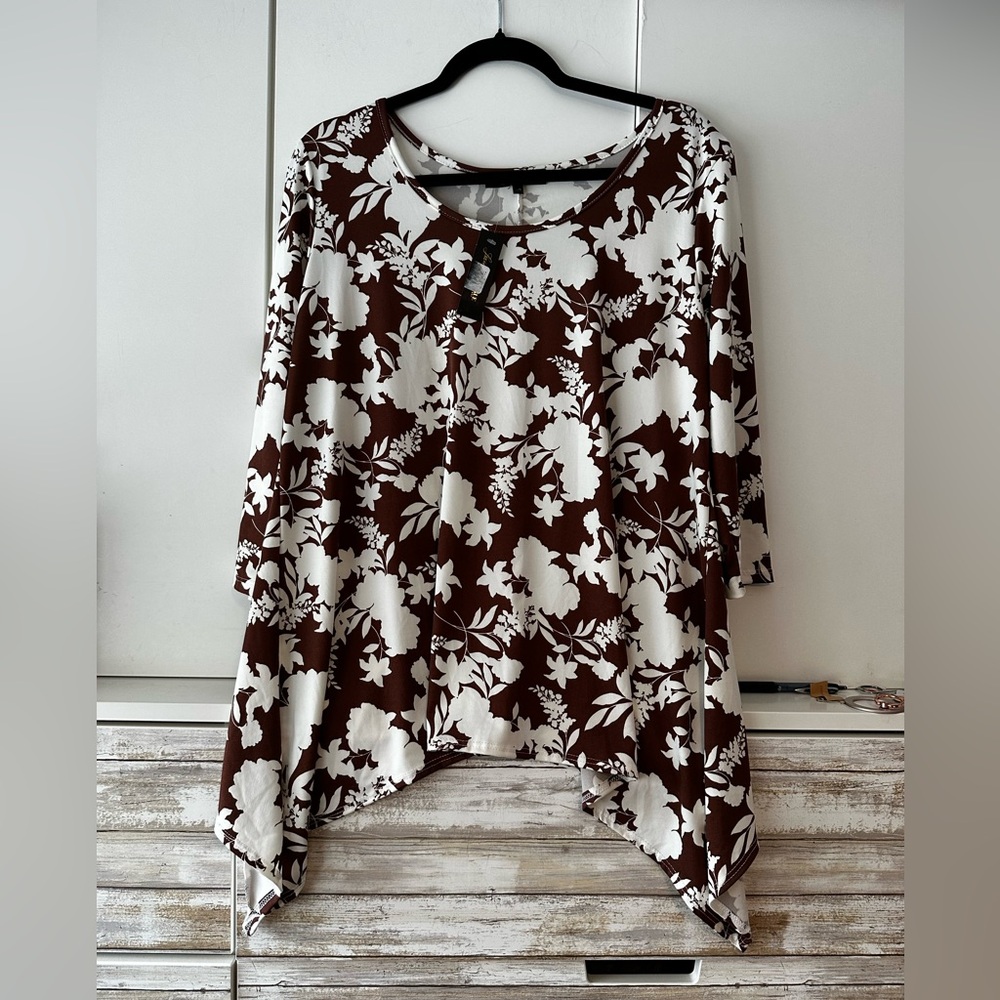 🤎 Lexington Avenue Brown & Ivory Floral Handkerchief Tunic Top Size 1X NWT